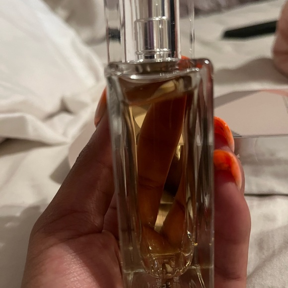 Burberry perfume - Picture 2 of 4